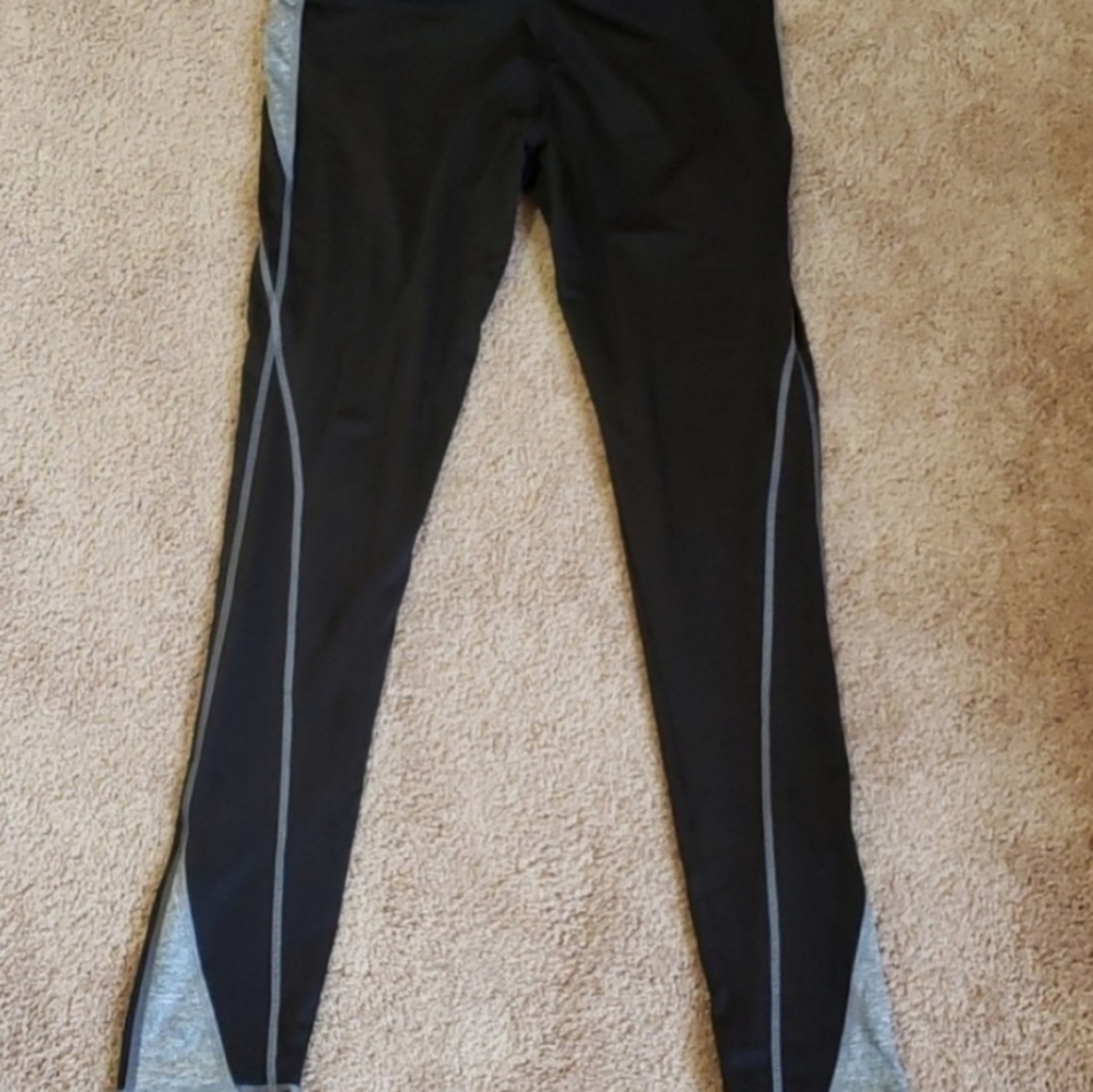 Athletic leggings